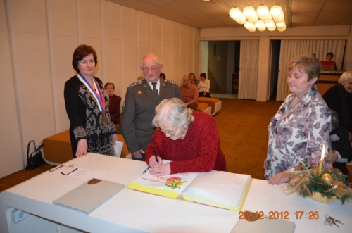 201212290049280.20121228_vyr_svadby_12