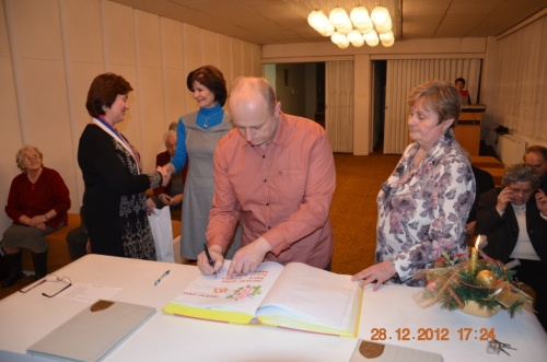 201212290049290.20121228_vyr_svadby_07