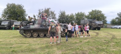 Posledný prázdninový víkend patril oslavám 81. výročia SNP a stretnutiu zberateľov historických vozidiel. – fotografia 30