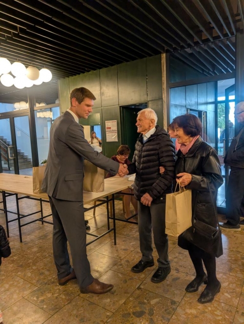 202510262139150.pxl-20251024-145424831