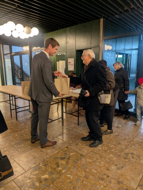 202510262139150.pxl-20251024-145659812