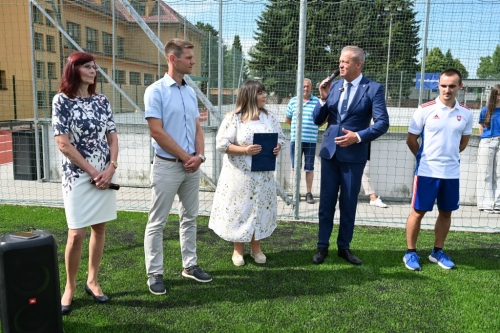Slávnostné otvorenie športového areálu v ZŠ Podolie – fotografia 12